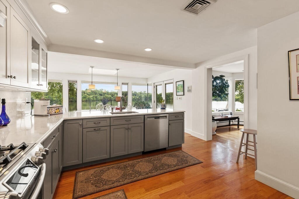 47 Beverly Road Arlington, MA 02474 - Photo 7 of 42