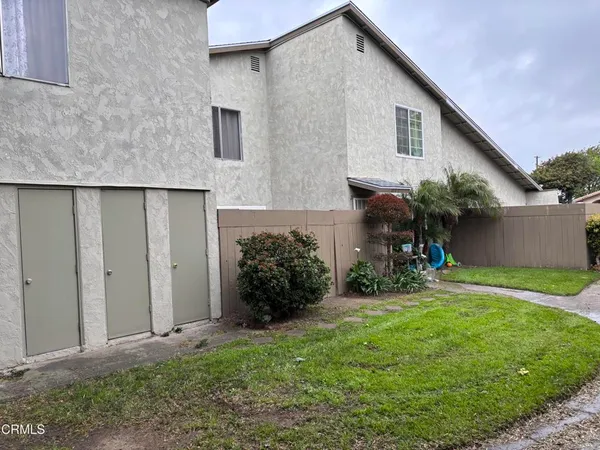 $379,900 | 1431 Casa San Carlos Lane, Unit B, Oxnard, CA 93033