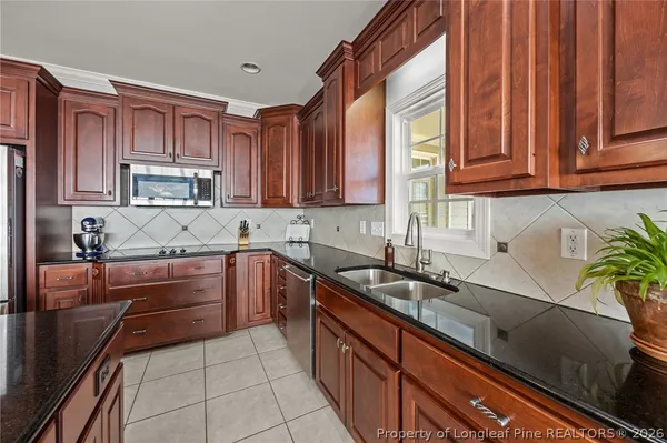 $500,000 | 2916 Eaglecrest Lane, Fayetteville, NC 28306