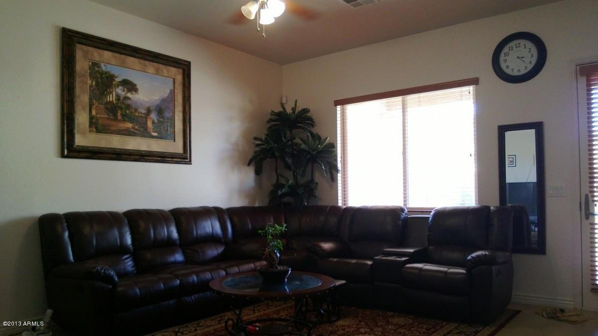 4930 West Apollo Road Laveen, AZ 85339 - Photo 17 of 23 Family room