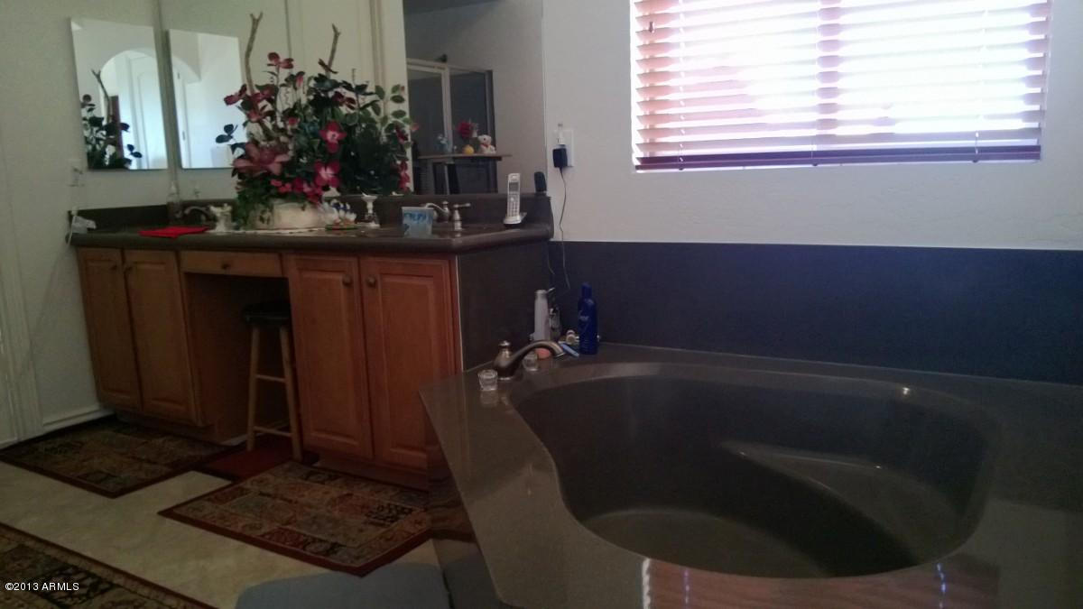 4930 West Apollo Road Laveen, AZ 85339 - Photo 19 of 23 Master Bathroom