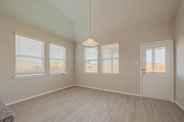 $2,200 | 1091 Lily Lane, Bellville, TX 77418