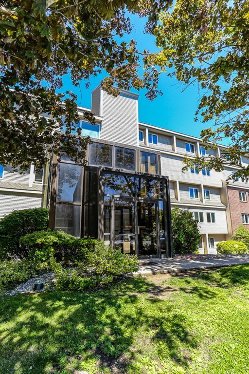 4 Duck Pond Road, Unit 228 Beverly, MA 01915 - Photo 1 of 11 Gallery Image 1