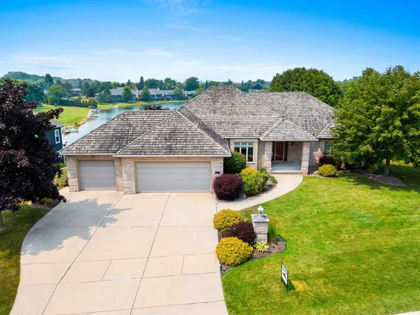 $725,000 | 3399 Sonata Drive, Green Bay, WI 54311