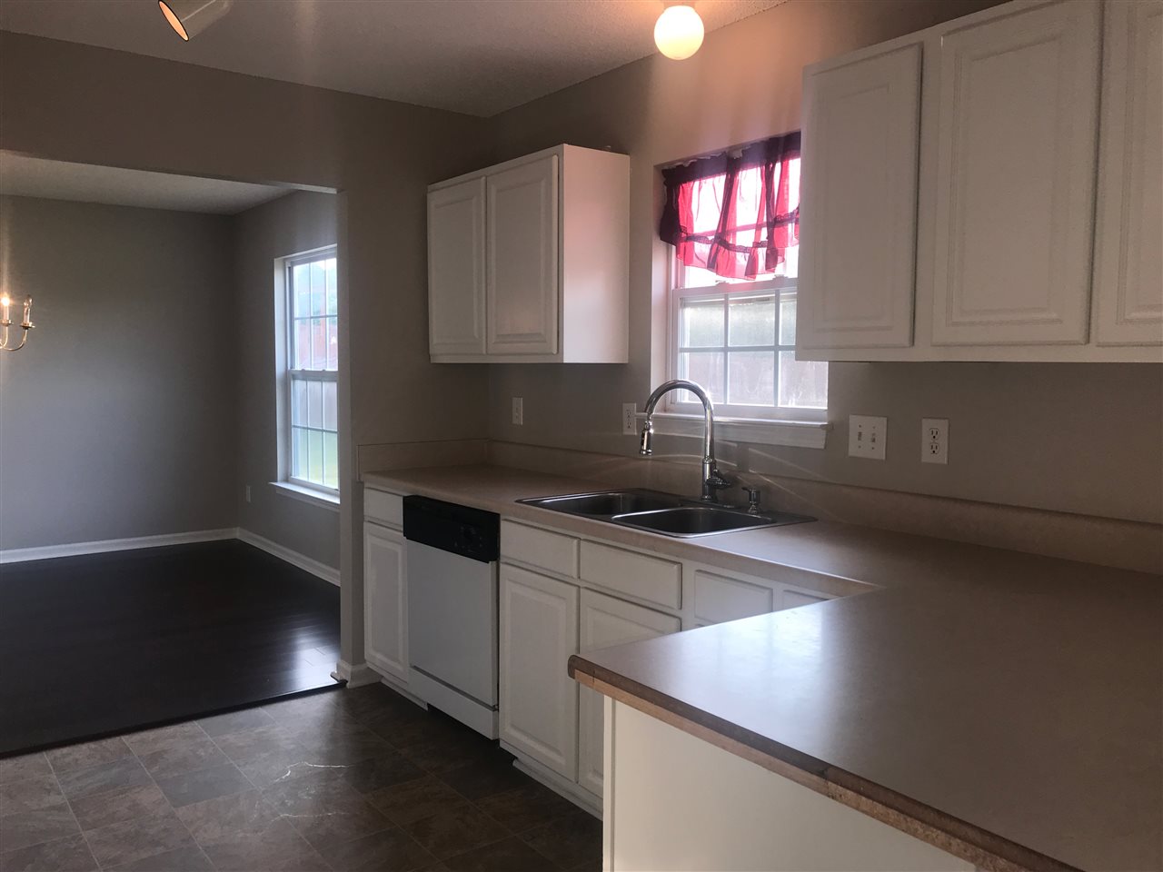103 Wofford Road Taylors, SC 29687 - Photo 5 of 36 Gallery Image 5