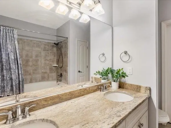 $2,500 | 580 South Main Street, Unit 204, Memphis, TN 38103