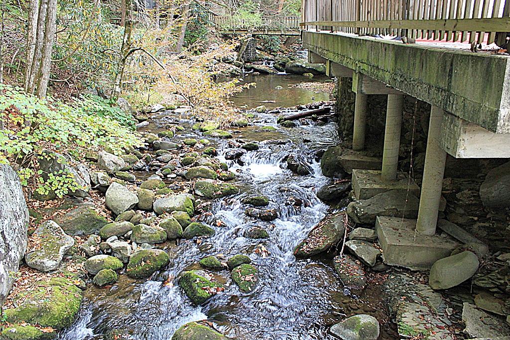 271 Roaring Fork Road Gatlinburg, TN 37738 - Photo 3 of 18 IMG_0676