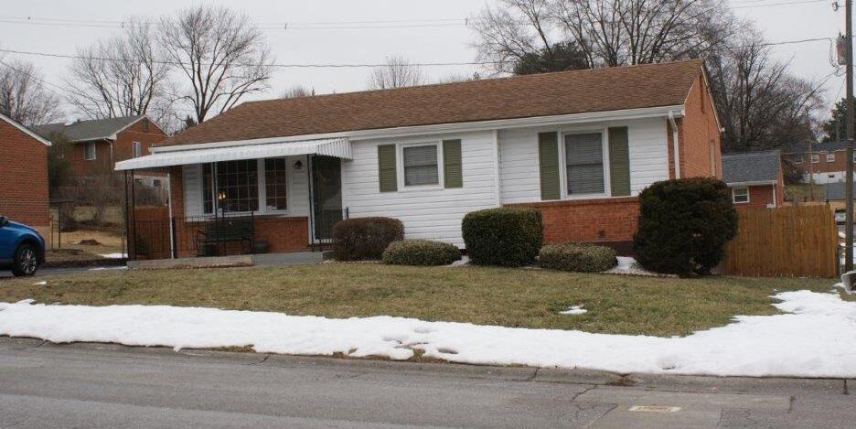 900 Hemlock Road Salem, VA 24153 - Photo 1 of 25 DSC03469 - Copy