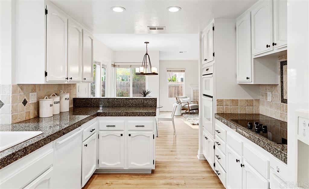 1837 Avenida Mimosa Encinitas, CA 92024 - Photo 8 of 25