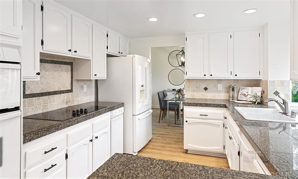 1837 Avenida Mimosa Encinitas, CA 92024 - Photo 10 of 25