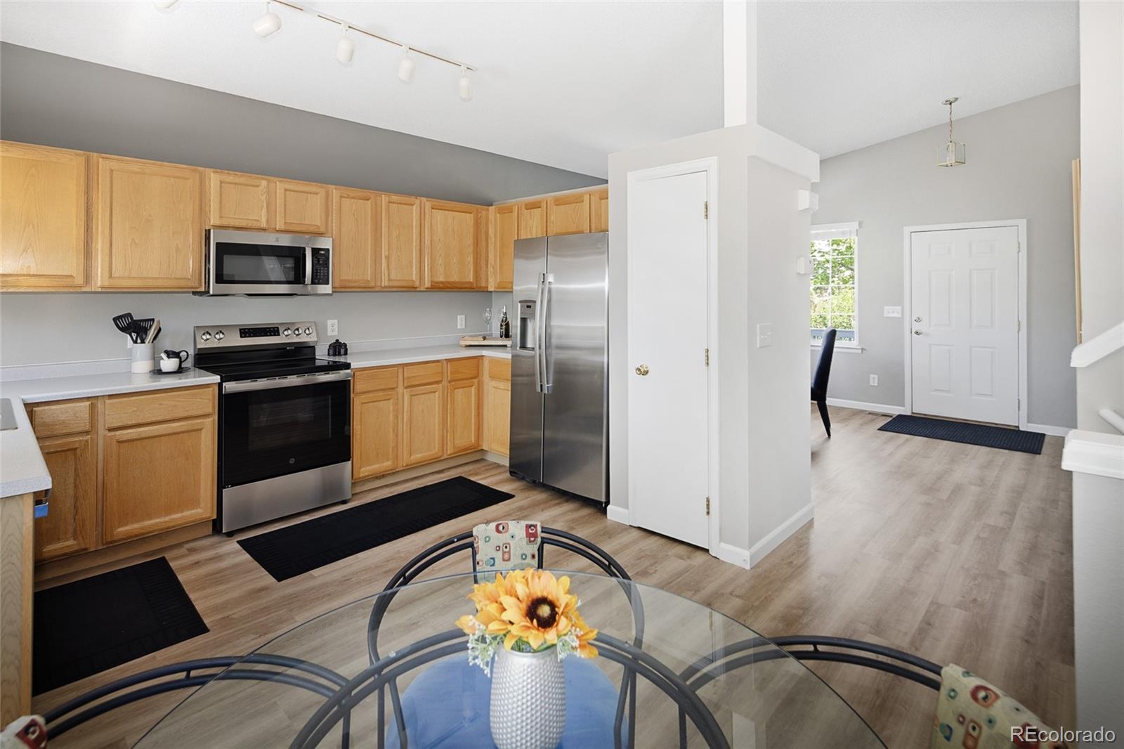 3528 South Ceylon Way Aurora, CO 80013 - Photo 11 of 38