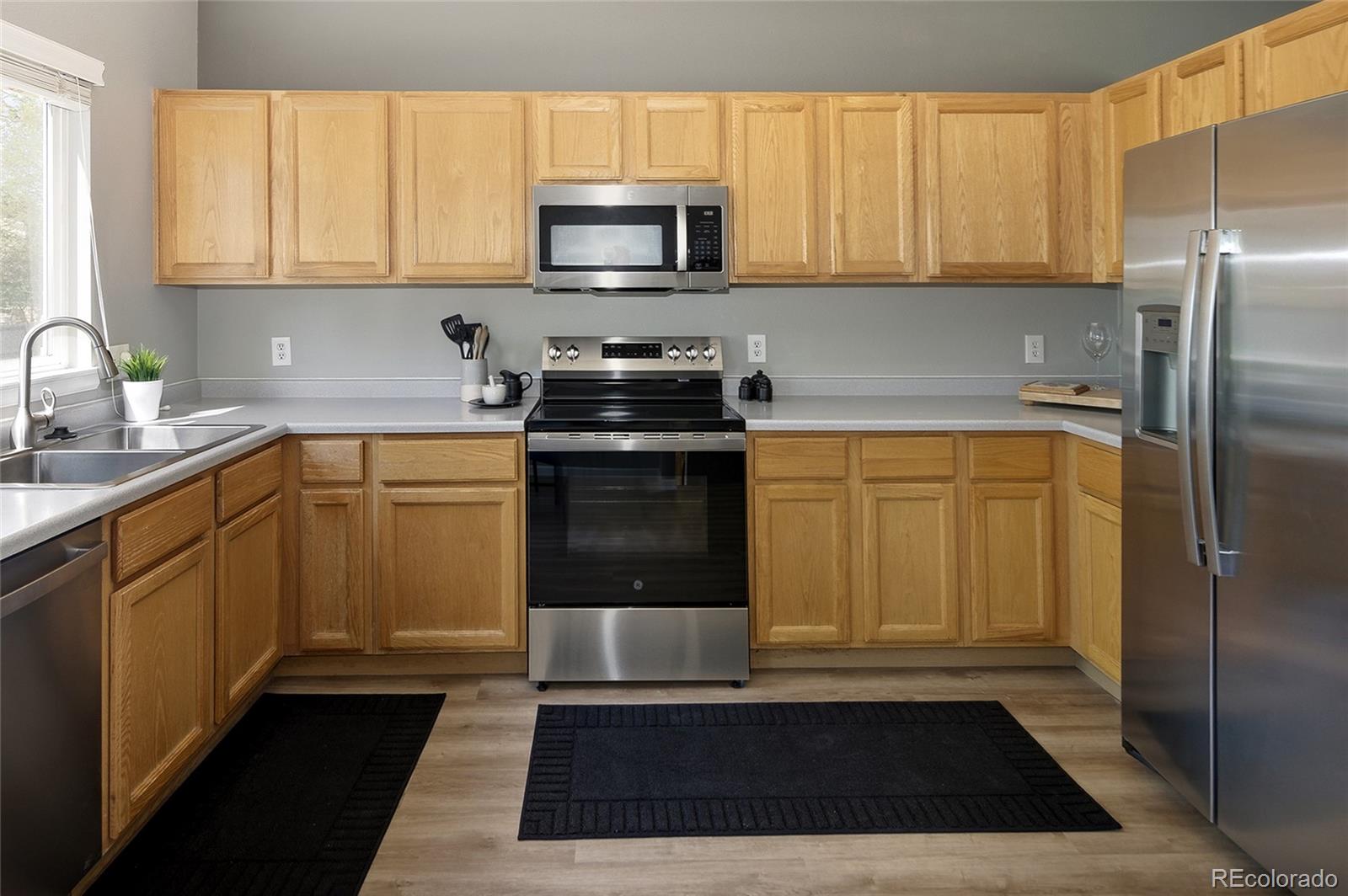 3528 South Ceylon Way Aurora, CO 80013 - Photo 10 of 38