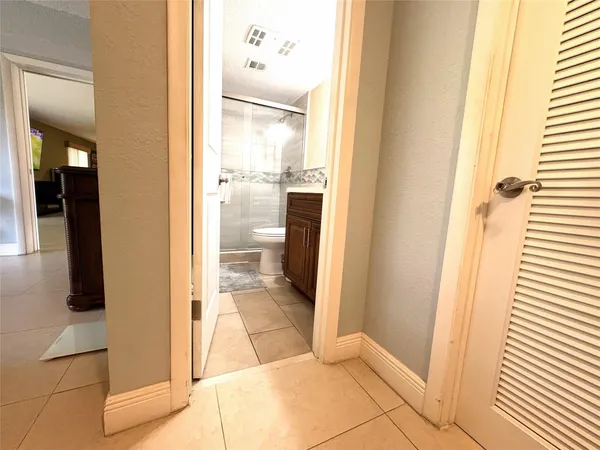 $3,000 | 271 South Hollybrook Drive, Unit 205, Pembroke Pines, FL 33025