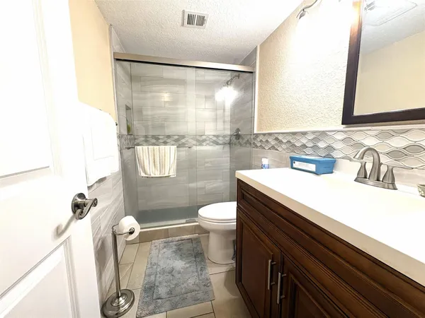 $3,000 | 271 South Hollybrook Drive, Unit 205, Pembroke Pines, FL 33025