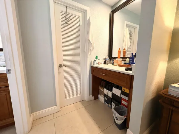 $3,000 | 271 South Hollybrook Drive, Unit 205, Pembroke Pines, FL 33025