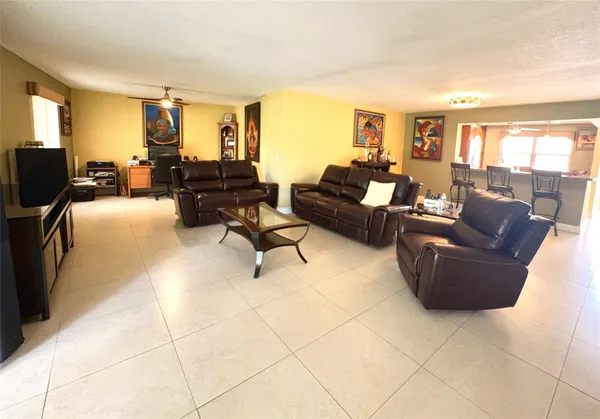 $3,000 | 271 South Hollybrook Drive, Unit 205, Pembroke Pines, FL 33025