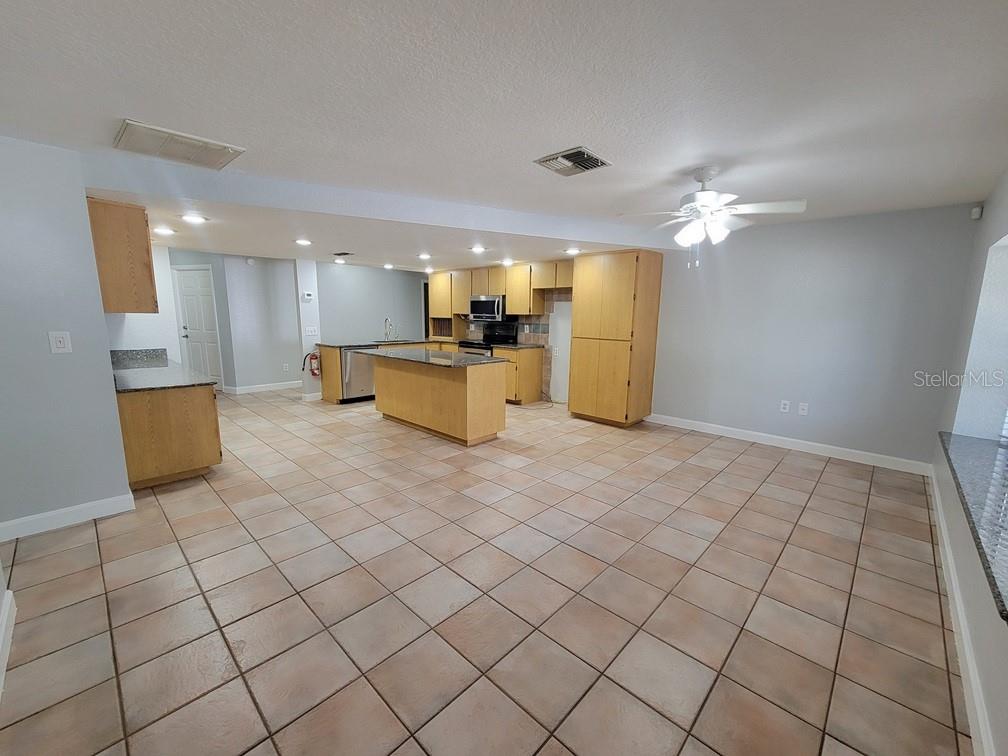 11633 Fox Run Port Richey, FL 34668 - Photo 5 of 33 a view of a livingroom with furniture