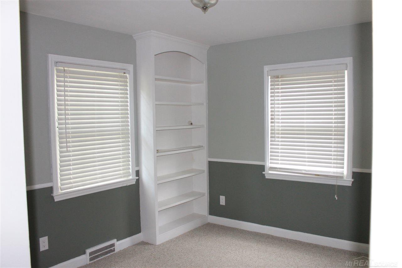 1071 Hampton Road Grosse Pointe Woods, MI 48236 - Photo 15 of 30