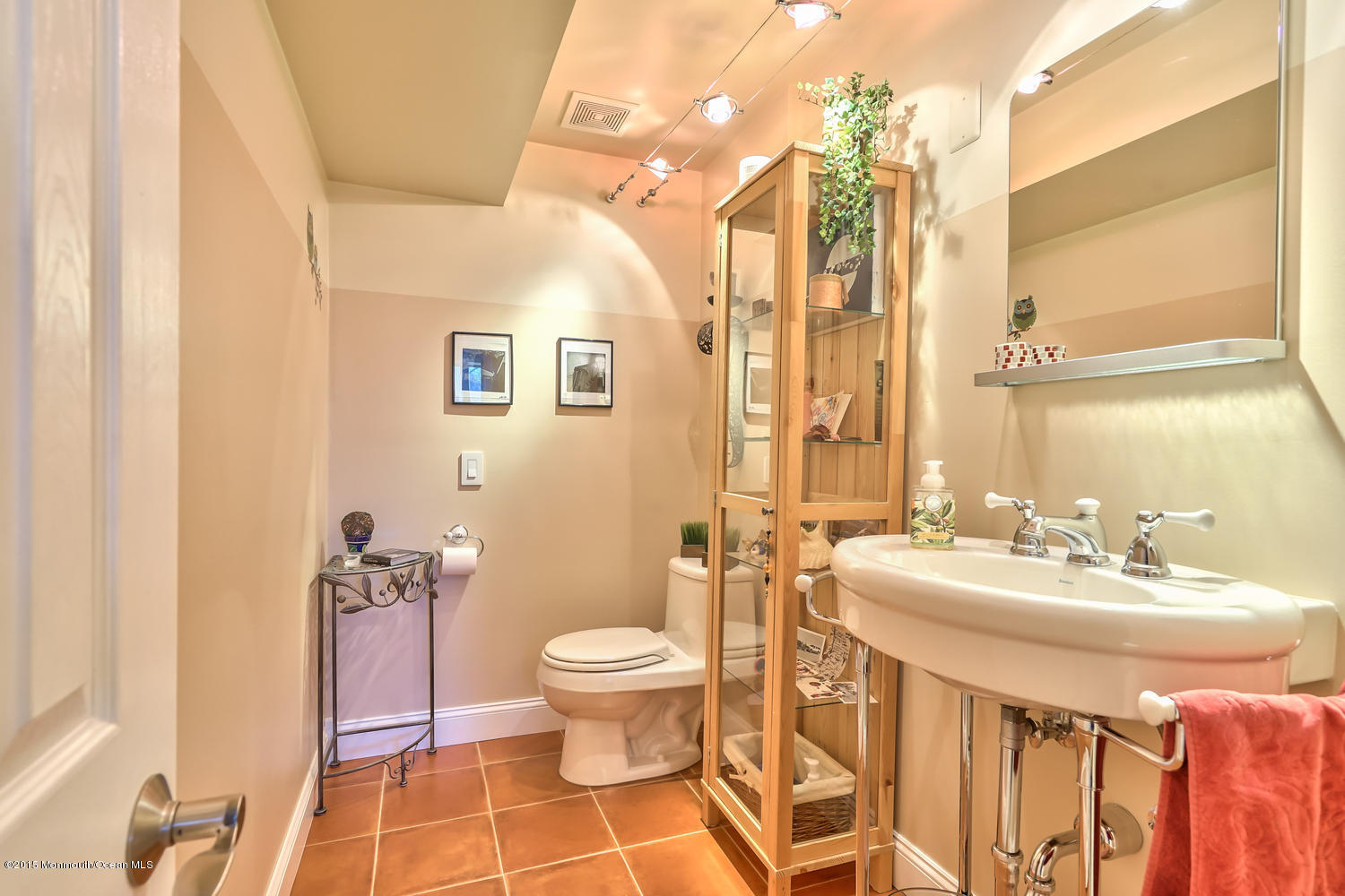 40 Randolph Road Freehold, NJ 07728 - Photo 12 of 20 40 Randolph Rd Freehold NJ-large-036-Hal