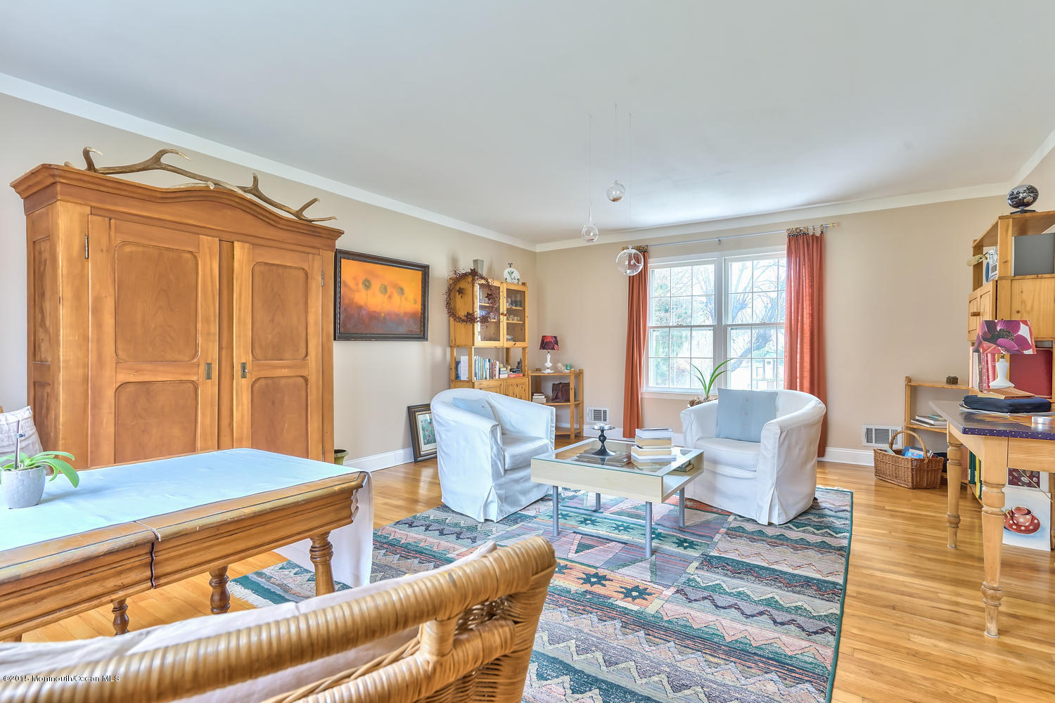 40 Randolph Road Freehold, NJ 07728 - Photo 9 of 20 40 Randolph Rd Freehold NJ-large-014-Liv