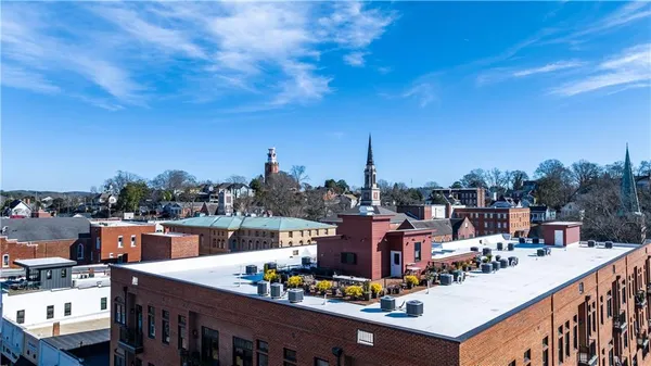 a picture of city view