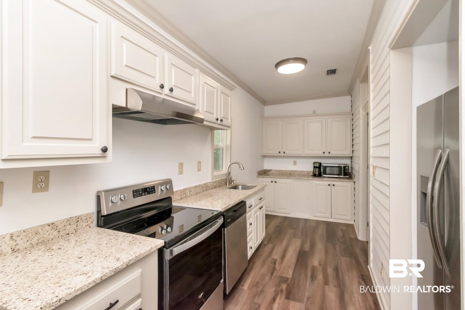 605 St Francis Street Mobile, AL 36602 - Photo 8 of 40 Kitchen