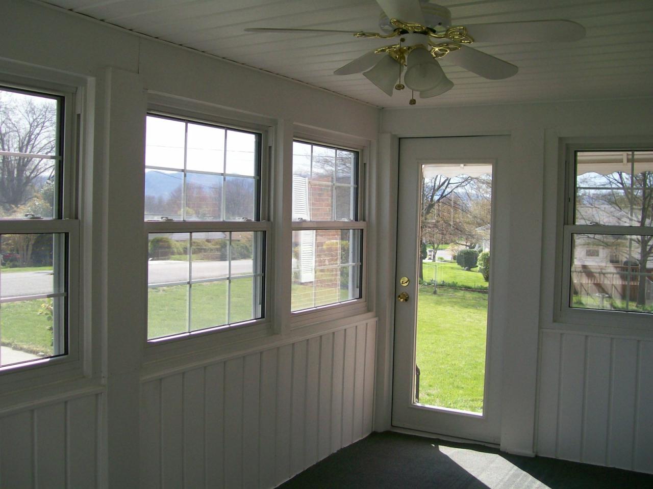 2341 York Road Southwest Roanoke, VA 24015 - Photo 4 of 10 Florida Rm