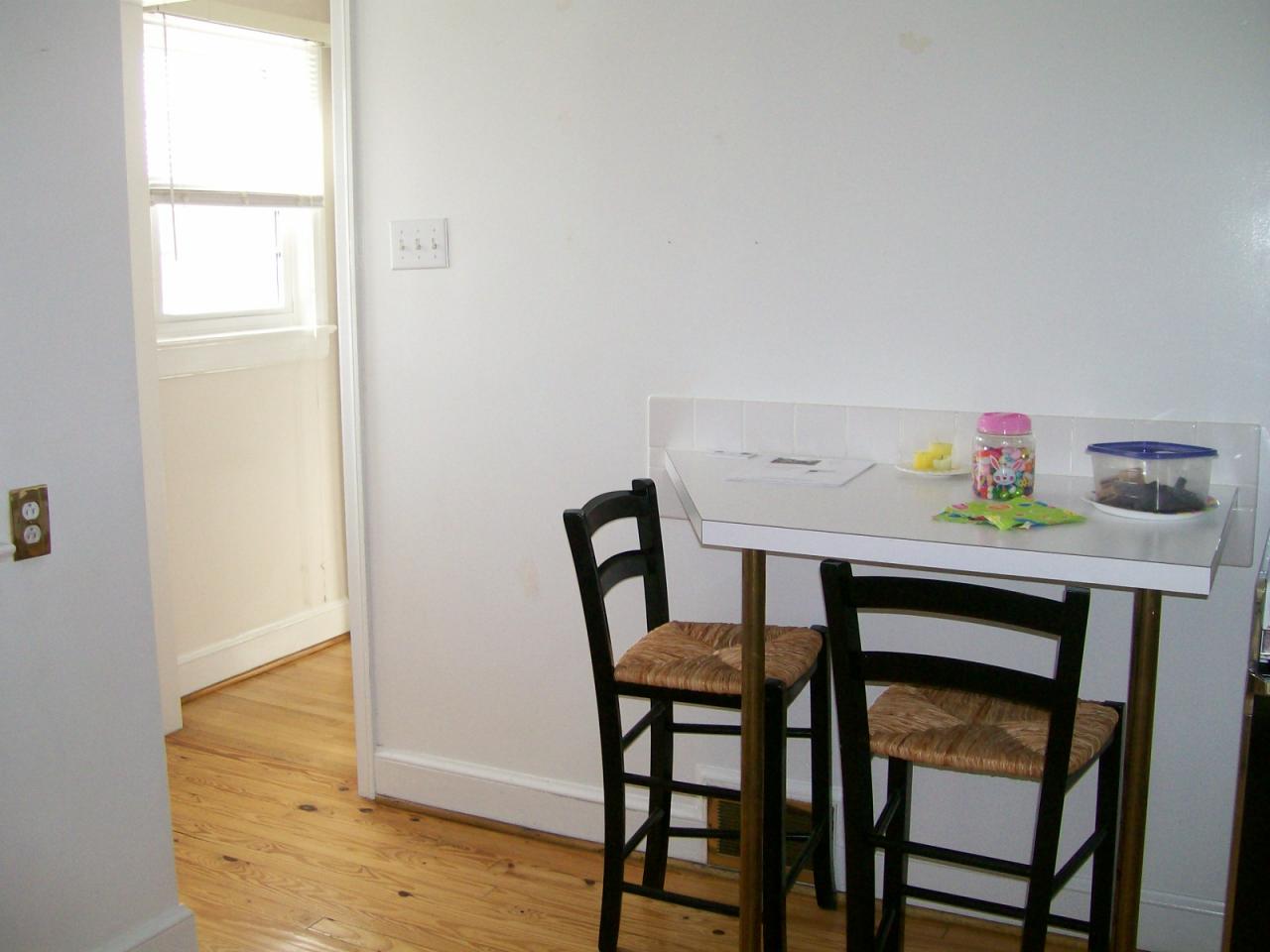 2341 York Road Southwest Roanoke, VA 24015 - Photo 7 of 10 Breakfast bar