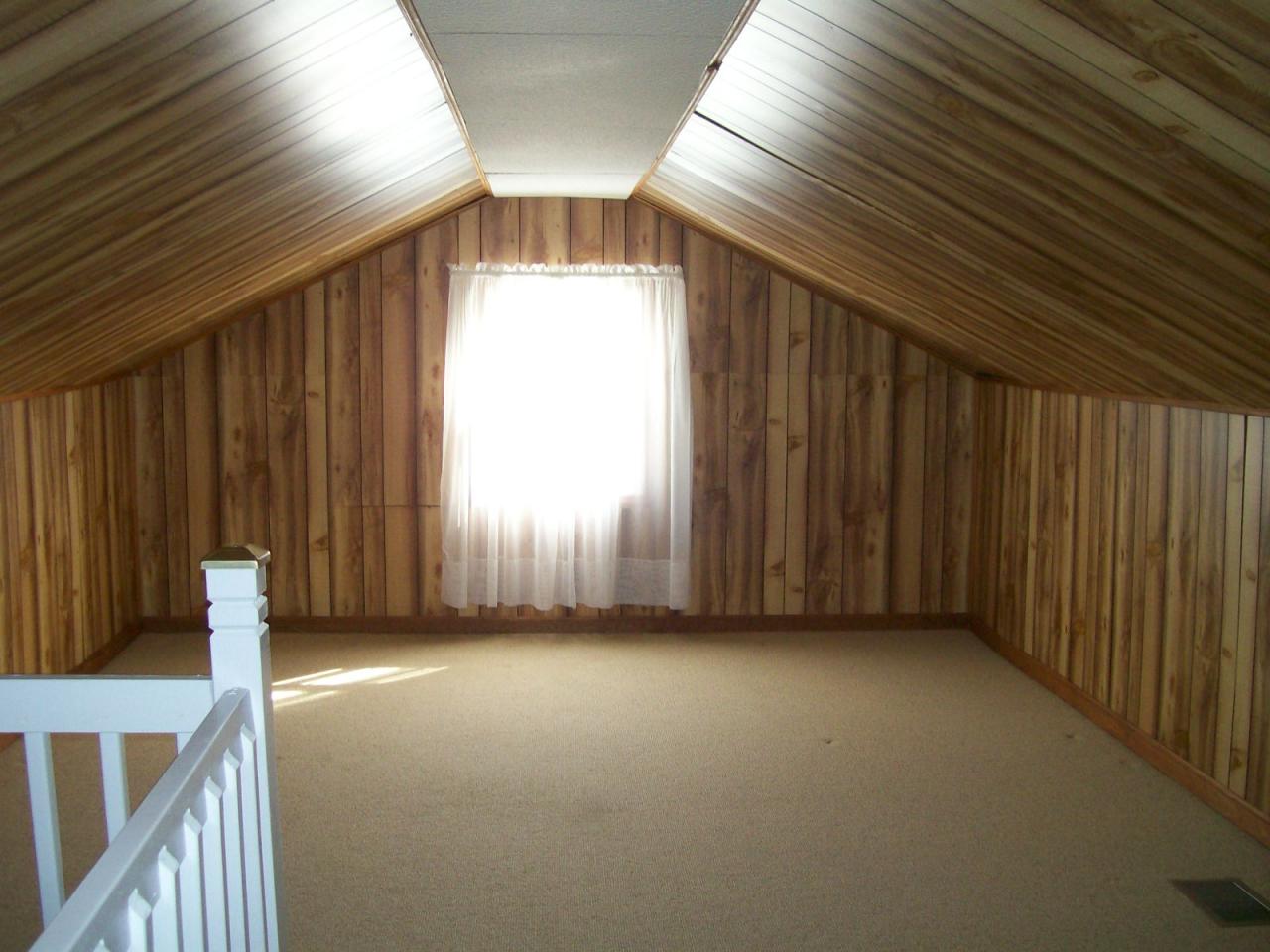 2341 York Road Southwest Roanoke, VA 24015 - Photo 9 of 10 upstairs bedroom