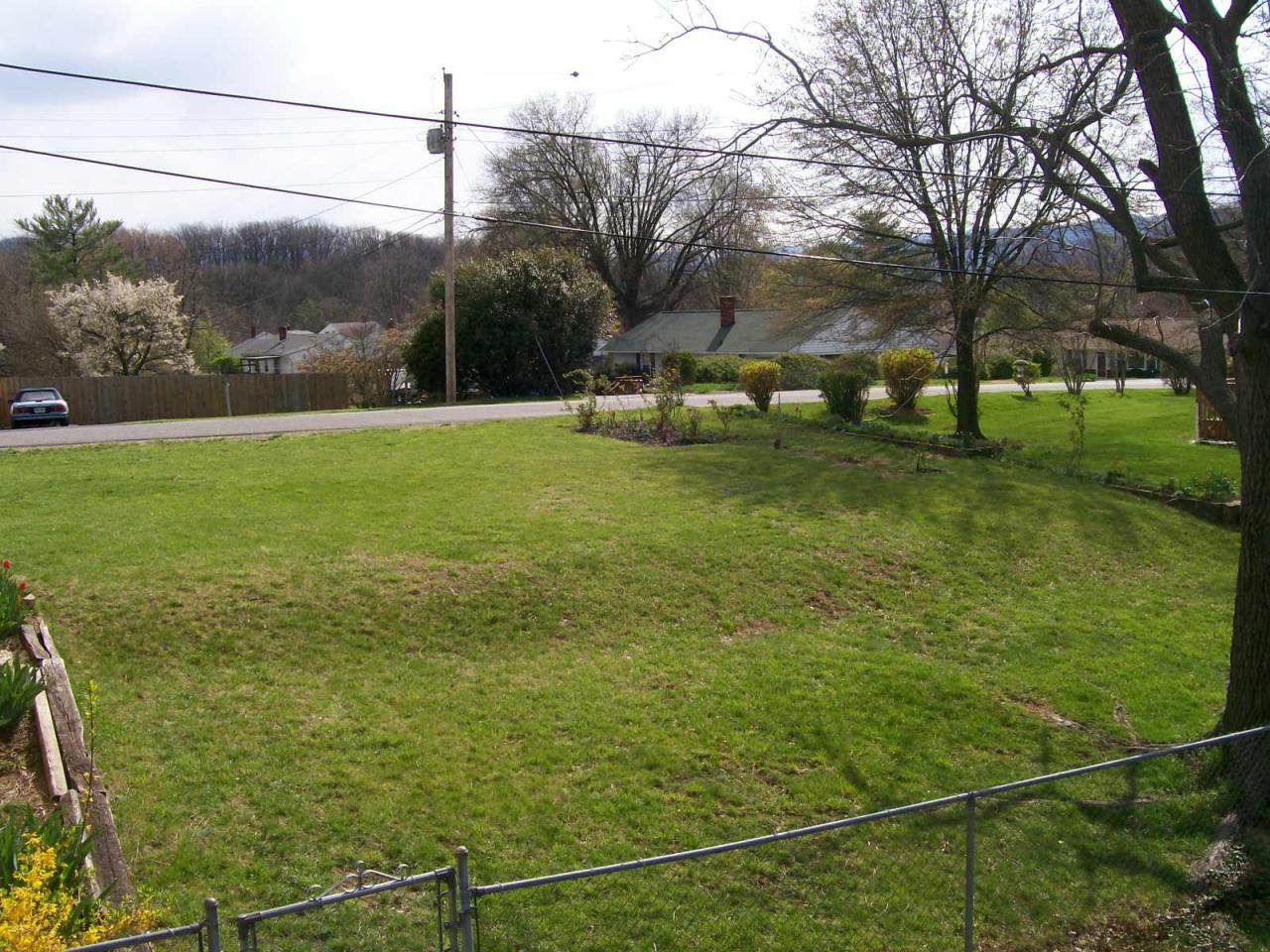 2341 York Road Southwest Roanoke, VA 24015 - Photo 10 of 10 yard