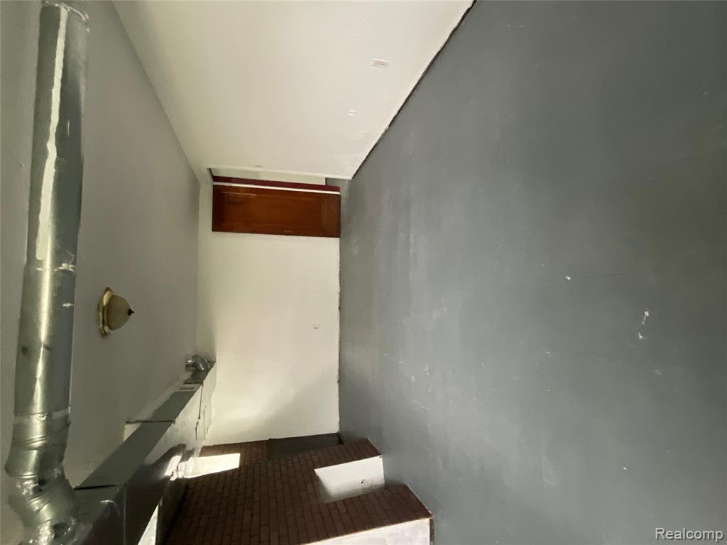 15763 Ashton Road Detroit, MI 48223 - Photo 38 of 43
