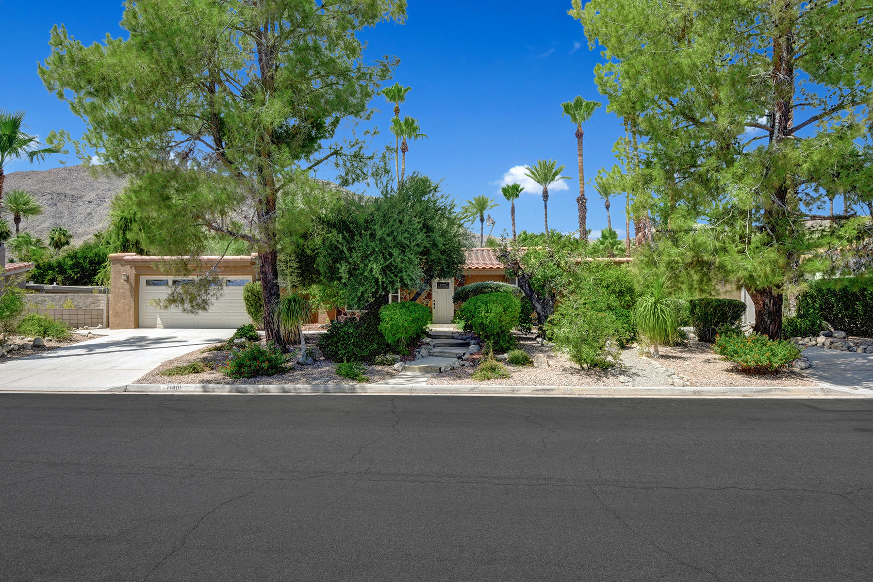 71401 Gardess Road Rancho Mirage, CA 92270 - Photo 4 of 37 008 FRONT OF HOUSE TO MOUNTAINS MLS
