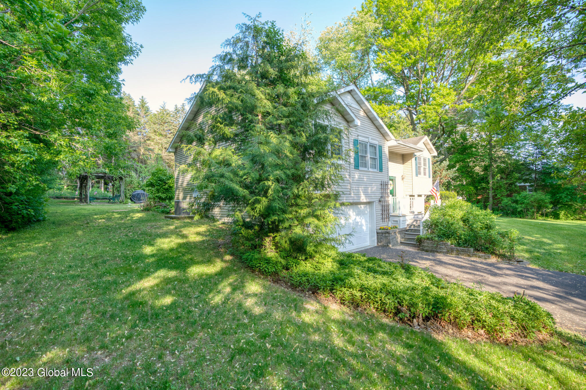161 Shaker Road Albany, NY 12211 - Photo 5 of 24 012-161-Shaker-Rd