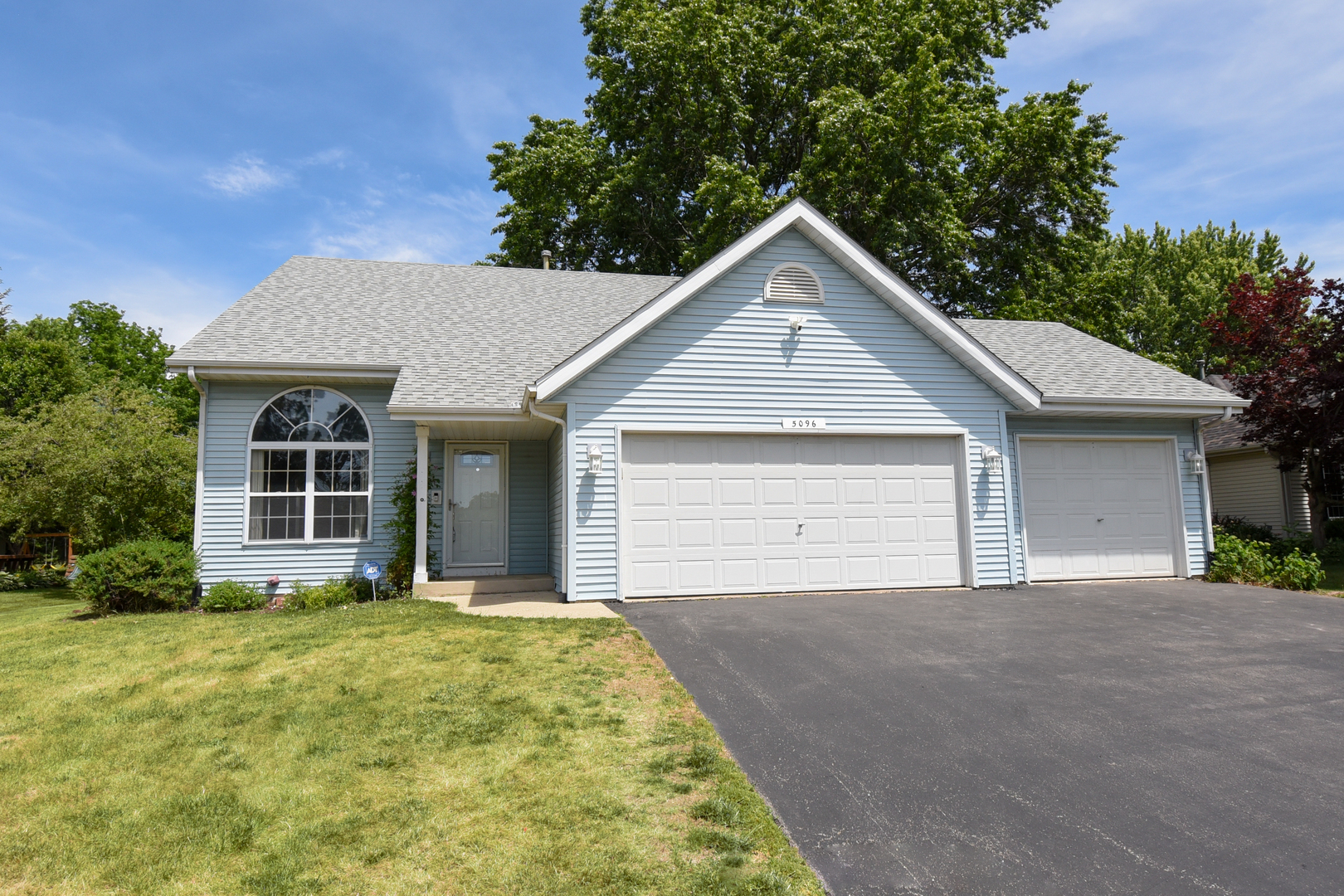 5096 Welsh Road Rockford, IL 61107 - Photo 1 of 44