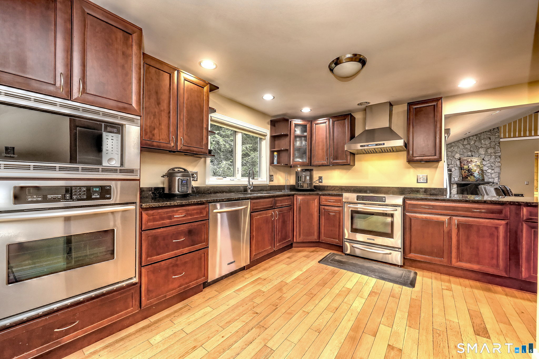 36 Old Barnabas Road Woodbridge, CT 06525 - Photo 12 of 27