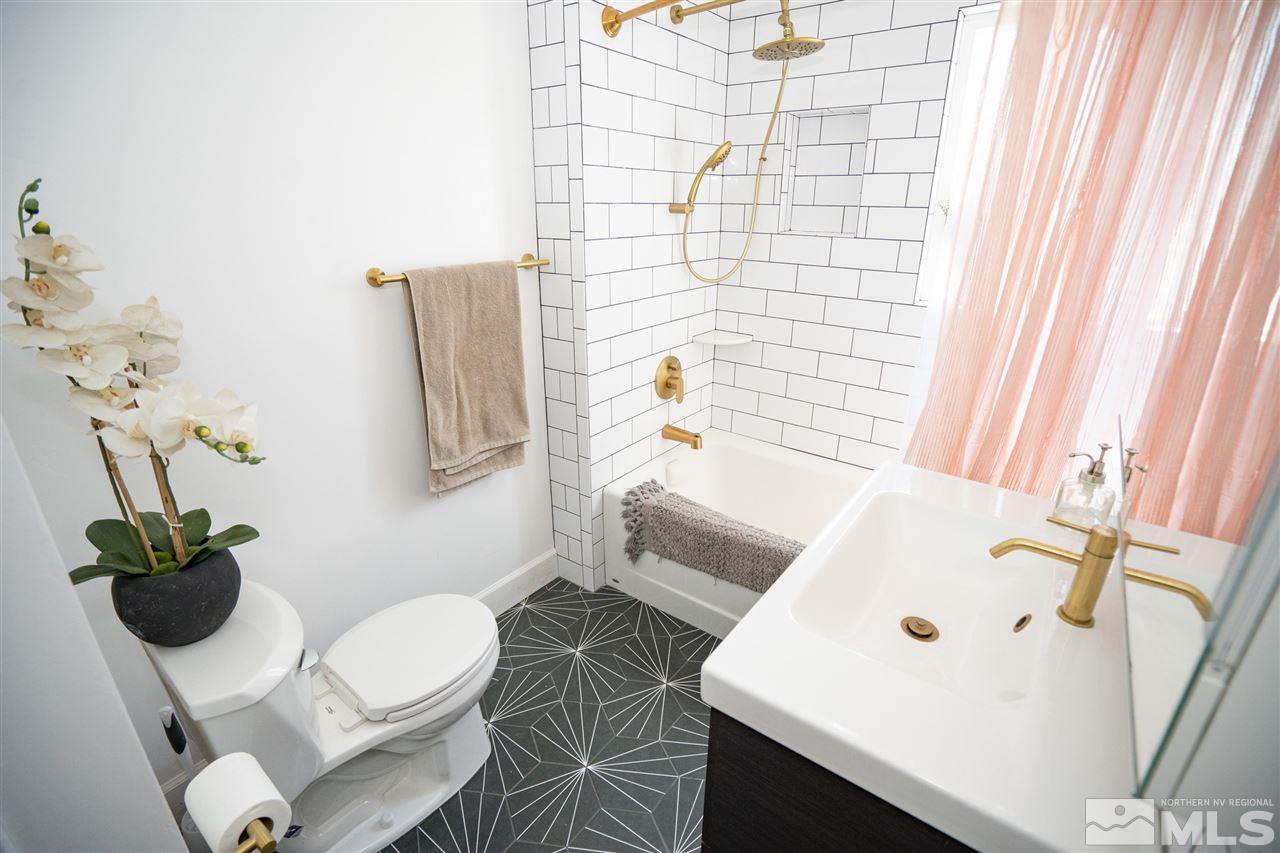 270 West Plumb Lane Reno, NV 89509 - Photo 9 of 32 Photo 9