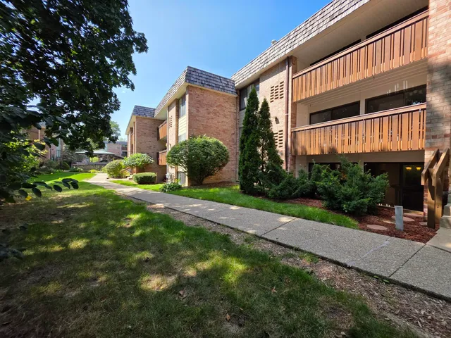 $199,900 | 2126 Pauline Boulevard, Unit 104, Ann Arbor, MI 48103