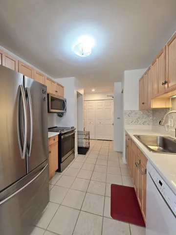 $199,900 | 2126 Pauline Boulevard, Unit 104, Ann Arbor, MI 48103