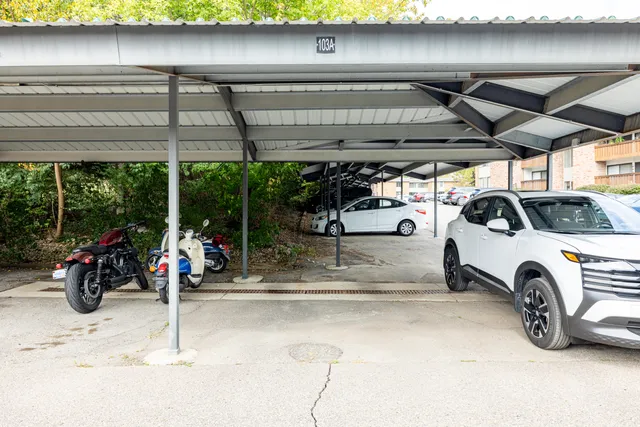 $199,900 | 2126 Pauline Boulevard, Unit 104, Ann Arbor, MI 48103