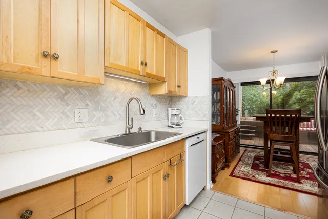 $199,900 | 2126 Pauline Boulevard, Unit 104, Ann Arbor, MI 48103