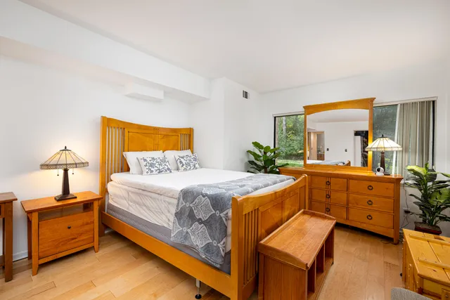 $199,900 | 2126 Pauline Boulevard, Unit 104, Ann Arbor, MI 48103