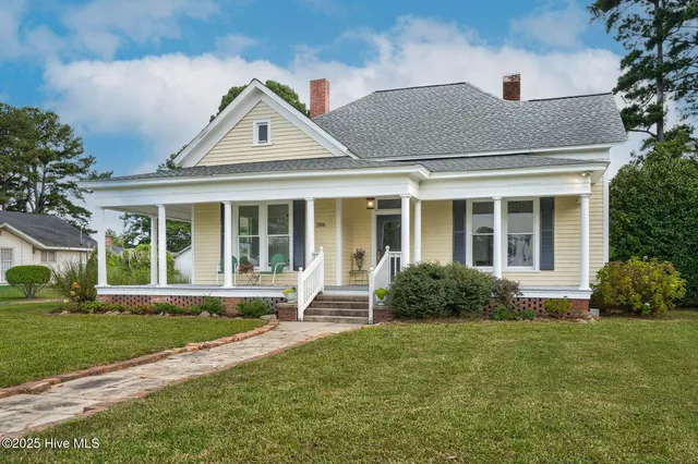 $277,400 | 206 West Blalock Road, Lucama, NC 27851