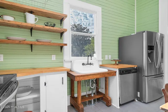 $277,400 | 206 West Blalock Road, Lucama, NC 27851