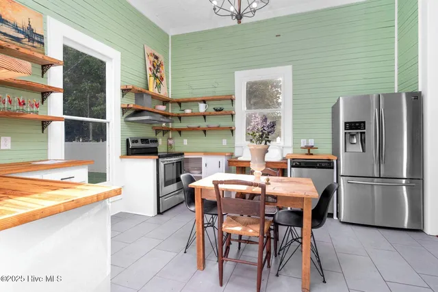 $277,400 | 206 West Blalock Road, Lucama, NC 27851