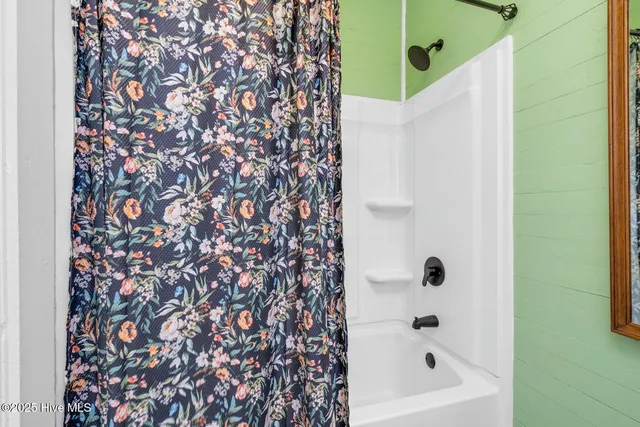 $277,400 | 206 West Blalock Road, Lucama, NC 27851