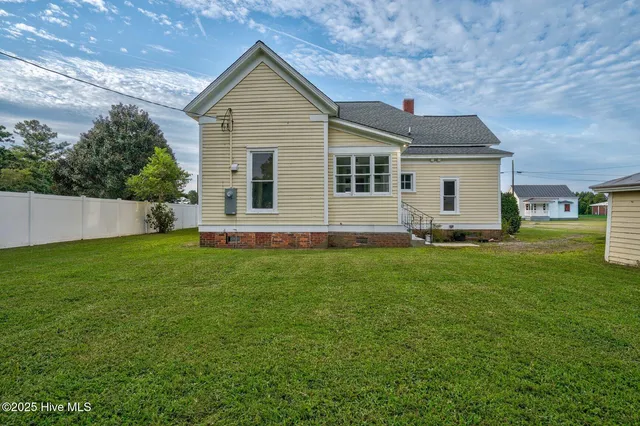 $277,400 | 206 West Blalock Road, Lucama, NC 27851