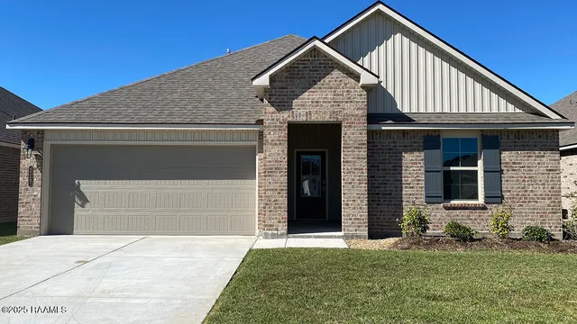 $265,000 | 117 Lake Ridge Drive, Broussard, LA 70518