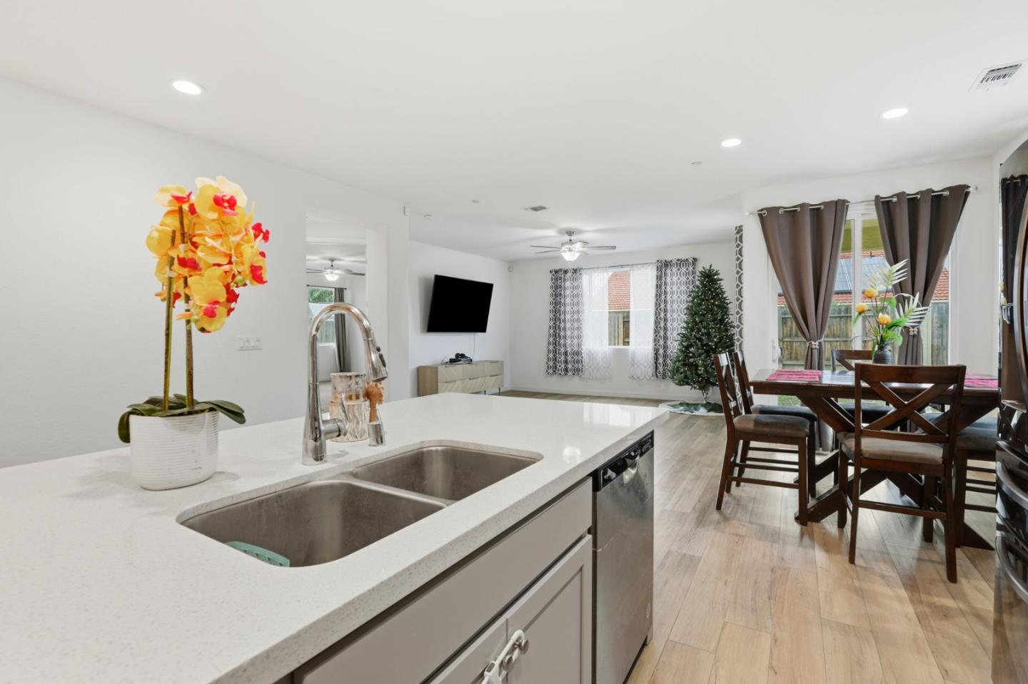 354 Manchester Drive Los Banos, CA 93635 - Photo 11 of 45