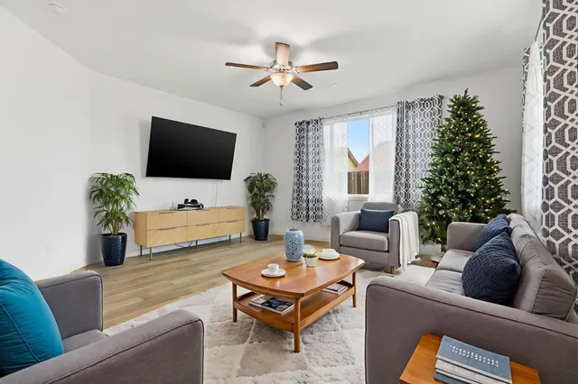 $515,000 | 354 Manchester Drive, Los Banos, CA 93635