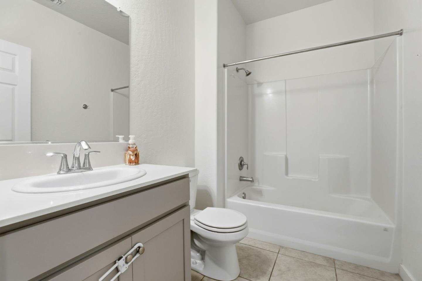 354 Manchester Drive Los Banos, CA 93635 - Photo 26 of 45